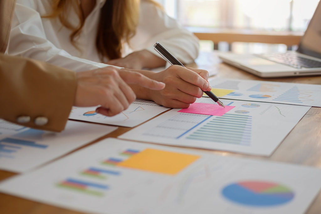 Marketing team in the twin cities performs a competitive content analysis